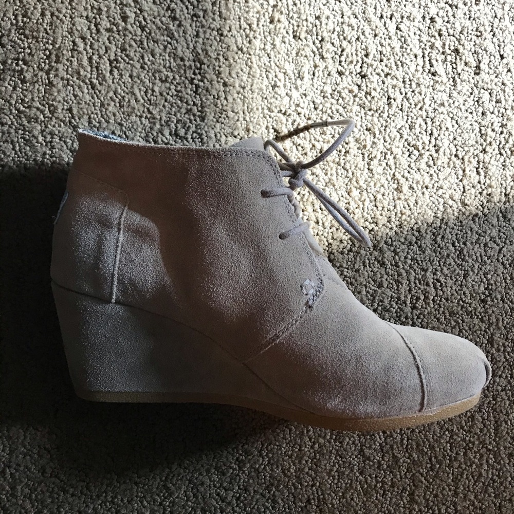 Tom’s Grey Bootie